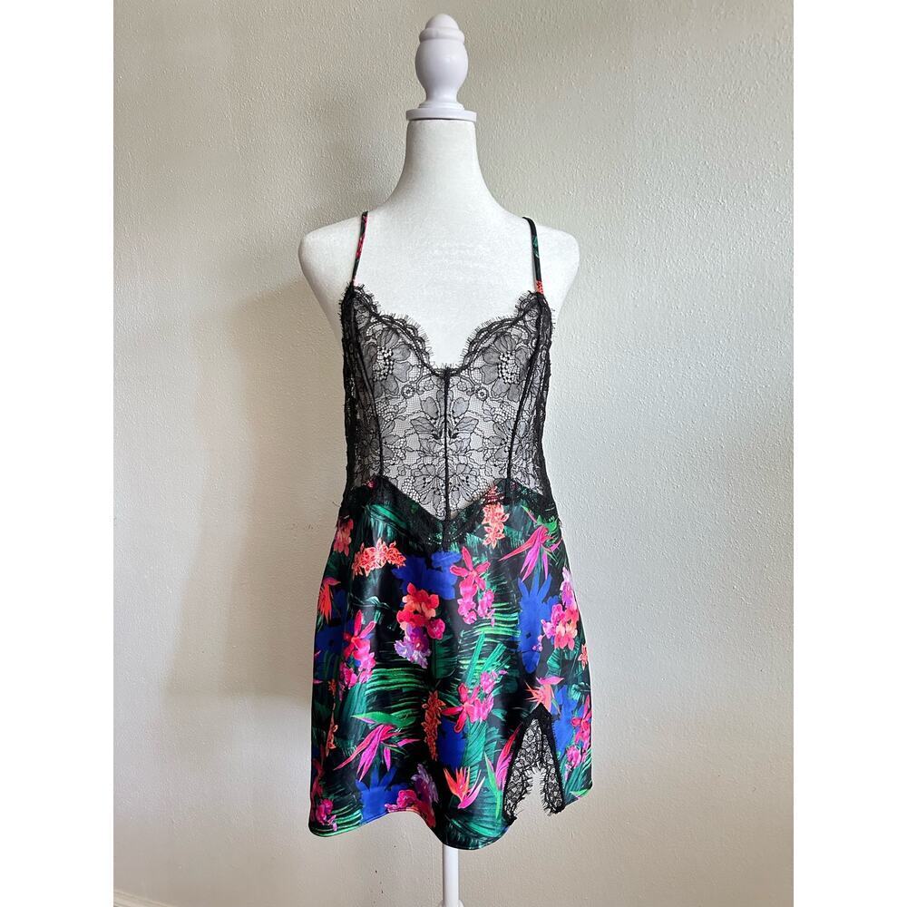 Victoria's Secret‎ Lace Top Satin Slip, Sexy Women's Sleepwear Size S